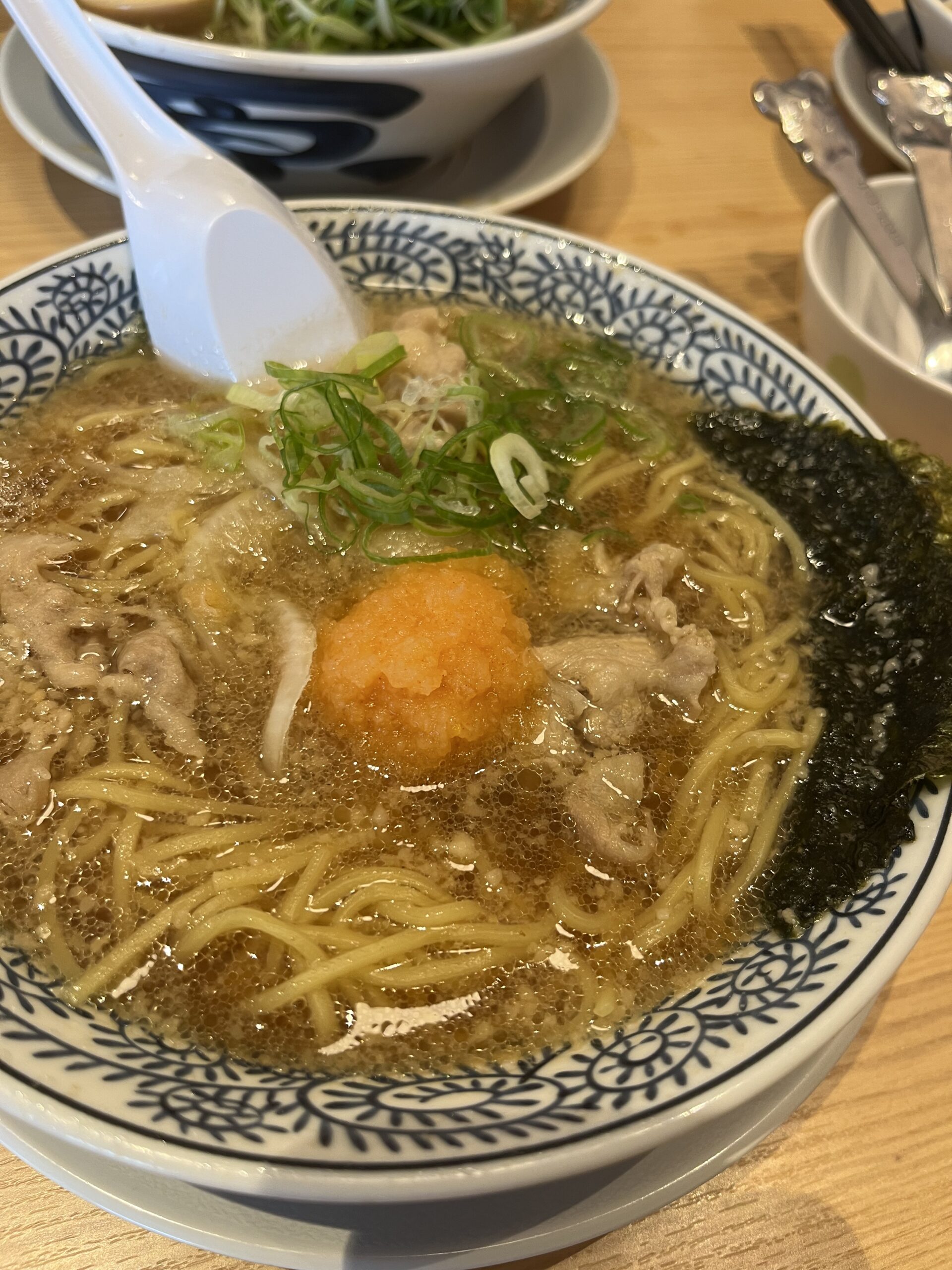 丸源ラーメン　塾生醤油ラーメン　肉そば